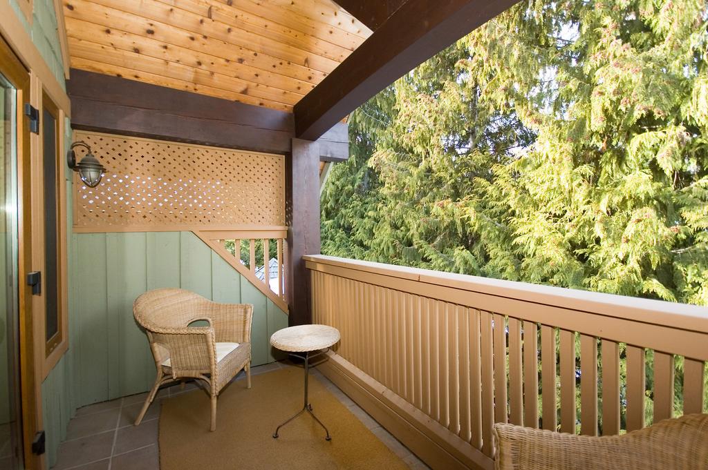 Whistler Alpine Chalet Retreat & Wellness Villa Exterior photo