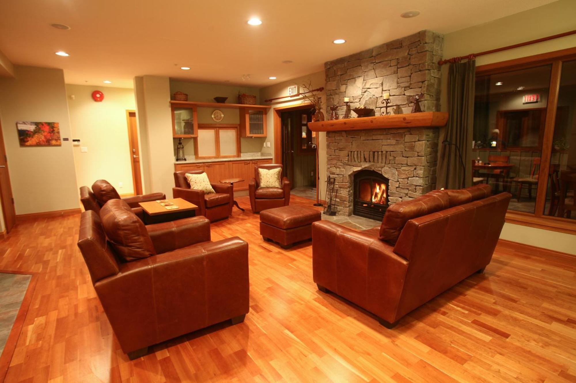 Whistler Alpine Chalet Retreat & Wellness Villa Exterior photo