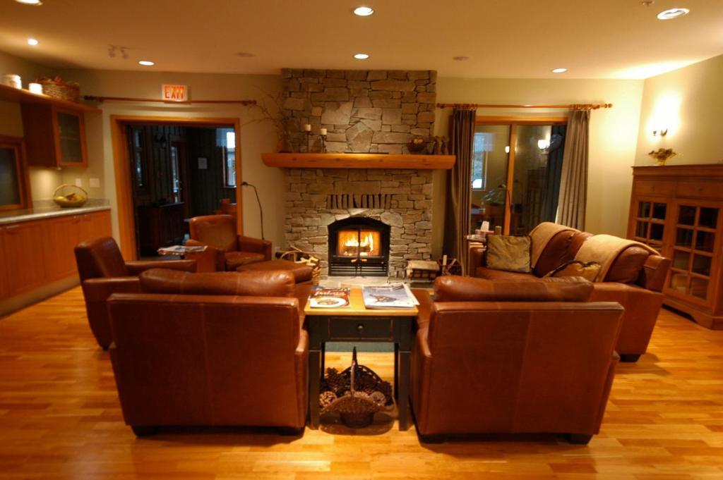 Whistler Alpine Chalet Retreat & Wellness Villa Interior photo